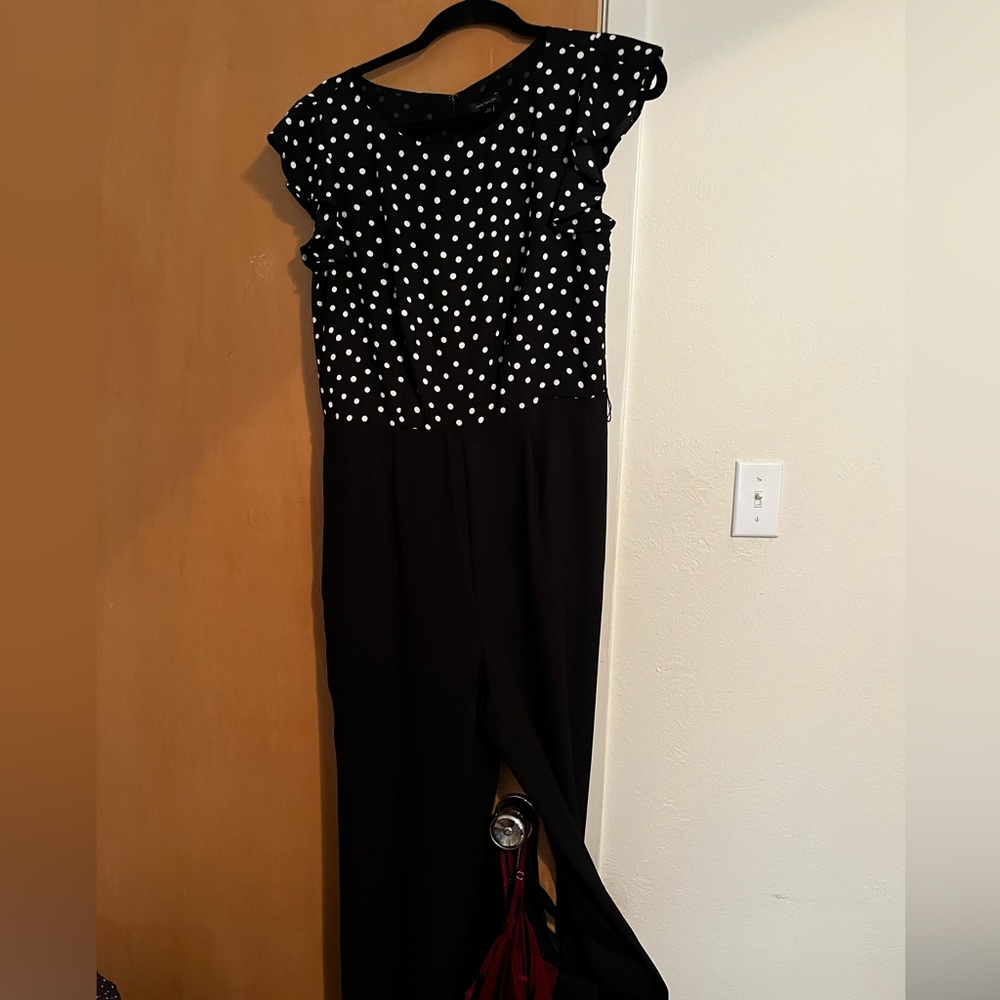 Black Ann Taylor jumpsuit women’s size 8